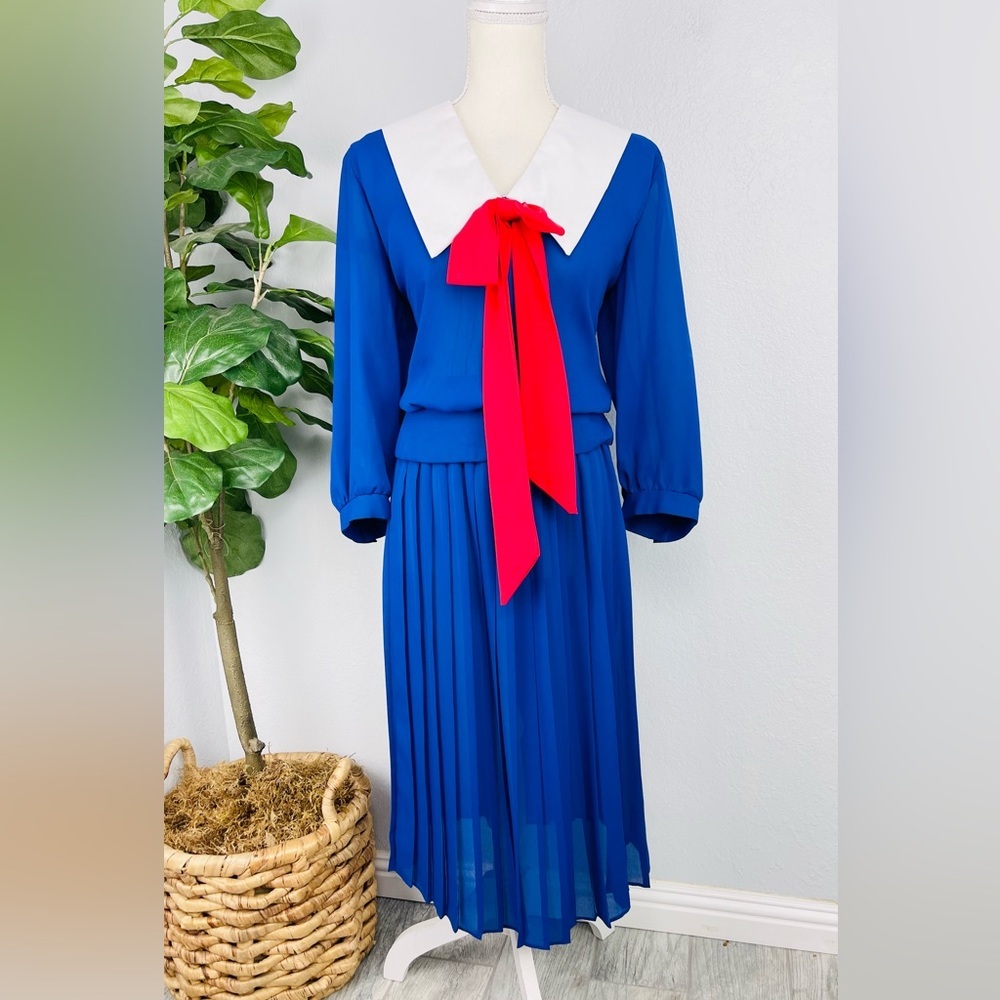 Vintage Sheer Blue Two Piece Pleated Chiffon Collar top Skirt Set
